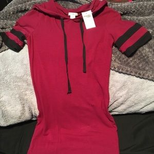 Maroon striped sleeve dress w/ hoodie